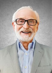 15 ライトグレージャケットとブルーシャツ