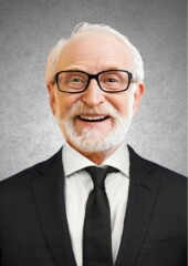 7 グレースーツと黒ネクタイ