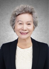 16 紺色ジャケットと白レース